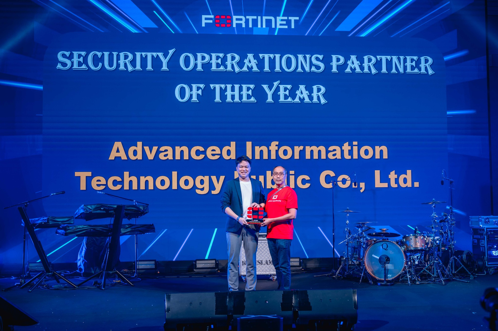 AIT ได้รับรางวัล Security Operations Partner of The Year จากงาน Fortinet Securing Beyond The Horizon Night ซึ่งได้จัดขึ้นเมื่อพฤหัสบดีที่ 25 มกราคมที่ผ่านมา ณ โรงแรม Intercontinental Bangkok โดยมีคุณ John Lee ซึ่งดำรงตำแหน่ง Regional Director ประจำภาคพื้นเอเชียตะวันออกเฉียงใต้ เป็นผู้มอบรางวัล
