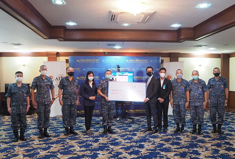 AIT ส่งมอบ ‘อุปกรณ์ตรวจจับอุณหภูมิแบบอัจฉริยะ’ ให้กองทัพอากาศ